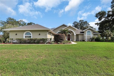 WELCOME HOME to this AMAZING, BEAUTIFULLY DECORATED, CITRUS on Citrus Hills Golf Club in Florida - for sale on GolfHomes.com, golf home, golf lot