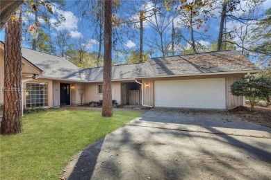 This 3-bed, 3.5-bath home in the desirable Headlands on Bear Creek Golf Course and Club in South Carolina - for sale on GolfHomes.com, golf home, golf lot