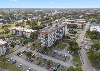 Beautiful spacious corner unit 2 Bed / 2 bath, 9th Floor, with on Inverrary Country Club in Florida - for sale on GolfHomes.com, golf home, golf lot
