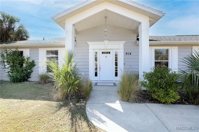 Welcome to your tranquil retreat-where world-class fishing on Plantation Inn and Golf Resort  in Florida - for sale on GolfHomes.com, golf home, golf lot