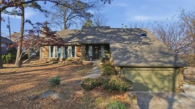 Stunning Split level home with 4 Bedrooms, 2.5 baths.  Lots of on Indian Springs Country Club in Oklahoma - for sale on GolfHomes.com, golf home, golf lot