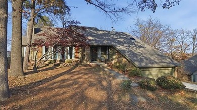 Stunning Split level home with 4 Bedrooms, 2.5 baths.  Lots of on Indian Springs Country Club in Oklahoma - for sale on GolfHomes.com, golf home, golf lot