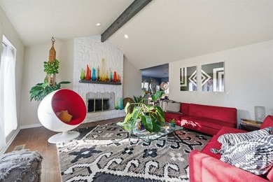 Stunning Split level home with 4 Bedrooms, 2.5 baths.  Lots of on Indian Springs Country Club in Oklahoma - for sale on GolfHomes.com, golf home, golf lot