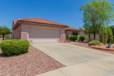 This cozy 2 bedroom 2 bath Sun City Grand home is ready for on Granite Falls Golf Club  in Arizona - for sale on GolfHomes.com, golf home, golf lot