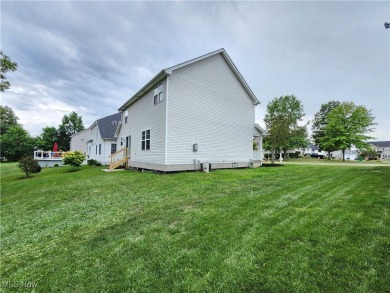 Welcome to 814 Lost Pond Parkway, A clean and move-in ready on Chardon Lakes Golf Course in Ohio - for sale on GolfHomes.com, golf home, golf lot