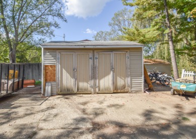 Beautifully updated 3 bedroom, 2.5 bath home offering both on Quincy Golf Course in Michigan - for sale on GolfHomes.com, golf home, golf lot