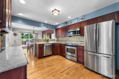 Beautiful 2 Story 2 bedroom +Loft , 2.5 Bath, 2 car garage END on Poplar Creek Country Club in Illinois - for sale on GolfHomes.com, golf home, golf lot