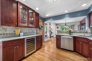 Beautiful 2 Story 2 bedroom +Loft , 2.5 Bath, 2 car garage END on Poplar Creek Country Club in Illinois - for sale on GolfHomes.com, golf home, golf lot