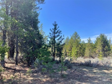 Prime Homesite in Jug Mountain Ranch. Tucked at the end of a on Jug Mountain Ranch Golf Course in Idaho - for sale on GolfHomes.com, golf home, golf lot