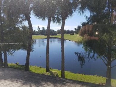 BEAUTIFUL, QUIET, COZY UNIT IN THE HEART OF PLANTATION, CLOSE TO on Jacaranda Golf Club in Florida - for sale on GolfHomes.com, golf home, golf lot