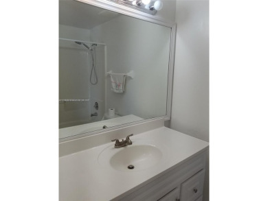 BEAUTIFUL, QUIET, COZY UNIT IN THE HEART OF PLANTATION, CLOSE TO on Jacaranda Golf Club in Florida - for sale on GolfHomes.com, golf home, golf lot