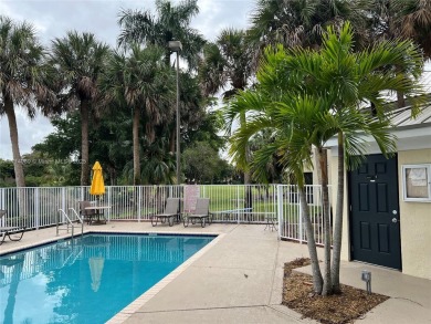 BEAUTIFUL, QUIET, COZY UNIT IN THE HEART OF PLANTATION, CLOSE TO on Jacaranda Golf Club in Florida - for sale on GolfHomes.com, golf home, golf lot