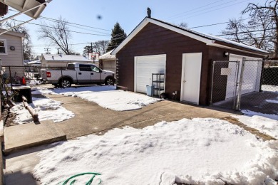 Welcome to this beautifully renovated all-brick ranch home on Burnham Woods Golf Course in Illinois - for sale on GolfHomes.com, golf home, golf lot