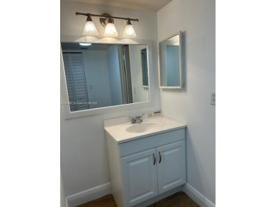 SPACIOUS 1 BDRM/1.5 BATH CONDO IN THE HEART OF AVENTURA on Turnberry Isle Resort and Club in Florida - for sale on GolfHomes.com, golf home, golf lot