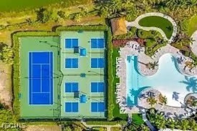 Welcome to this beautiful three-bedroom, two-bath home in the on Sabal Springs Golf and Racquet Club in Florida - for sale on GolfHomes.com, golf home, golf lot