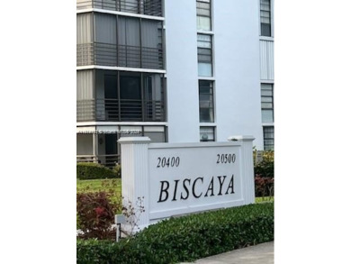 SPACIOUS 1 BDRM/1.5 BATH CONDO IN THE HEART OF AVENTURA on Turnberry Isle Resort and Club in Florida - for sale on GolfHomes.com, golf home, golf lot