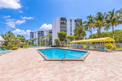 SPACIOUS 1 BDRM/1.5 BATH CONDO IN THE HEART OF AVENTURA on Turnberry Isle Resort and Club in Florida - for sale on GolfHomes.com, golf home, golf lot
