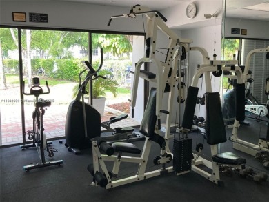 SPACIOUS 1 BDRM/1.5 BATH CONDO IN THE HEART OF AVENTURA on Turnberry Isle Resort and Club in Florida - for sale on GolfHomes.com, golf home, golf lot