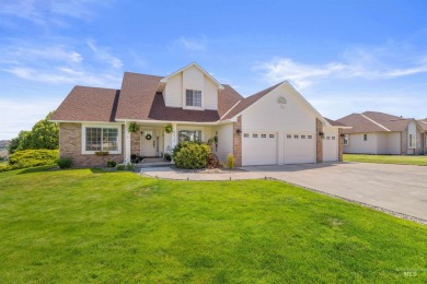 Welcome to this beautiful 3-bedroom, 2.5-bathroom home offering on Quail Ridge Golf Course in Washington - for sale on GolfHomes.com, golf home, golf lot