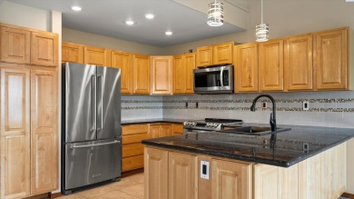 Updated Meadow Springs Townhouse w/VIEW of the HORSE HEAVEN on Meadow Springs Country Club in Washington - for sale on GolfHomes.com, golf home, golf lot