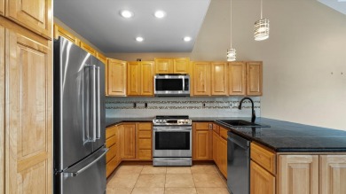 Updated Meadow Springs Townhouse w/VIEW of the HORSE HEAVEN on Meadow Springs Country Club in Washington - for sale on GolfHomes.com, golf home, golf lot