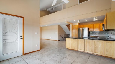 Updated Meadow Springs Townhouse w/VIEW of the HORSE HEAVEN on Meadow Springs Country Club in Washington - for sale on GolfHomes.com, golf home, golf lot