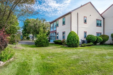 Freshly remodeled condo in a 55+ community and an 18-hole golf on Concordia Golf Club in New Jersey - for sale on GolfHomes.com, golf home, golf lot