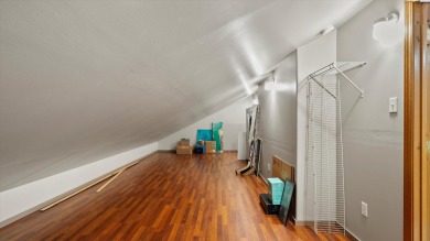 Updated Meadow Springs Townhouse w/VIEW of the HORSE HEAVEN on Meadow Springs Country Club in Washington - for sale on GolfHomes.com, golf home, golf lot