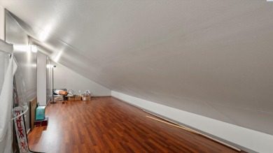 Updated Meadow Springs Townhouse w/VIEW of the HORSE HEAVEN on Meadow Springs Country Club in Washington - for sale on GolfHomes.com, golf home, golf lot