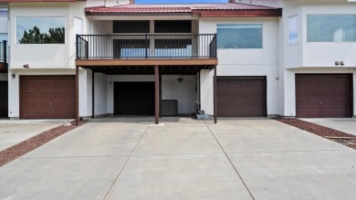 Updated Meadow Springs Townhouse w/VIEW of the HORSE HEAVEN on Meadow Springs Country Club in Washington - for sale on GolfHomes.com, golf home, golf lot