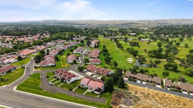Updated Meadow Springs Townhouse w/VIEW of the HORSE HEAVEN on Meadow Springs Country Club in Washington - for sale on GolfHomes.com, golf home, golf lot