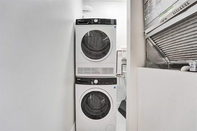 BACK ON MARKET - BUYER DEFAULT AFTER HOA APPROVAL! RENOVATED on Hollybrook Golf and Tennis Club  in Florida - for sale on GolfHomes.com, golf home, golf lot