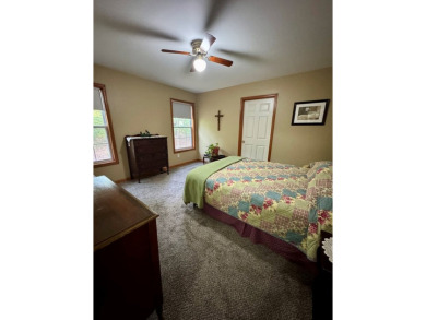This cozy 2 bedroom 2 bath home located in a quiet section of on Captains Cove Golf and Yacht Club in Virginia - for sale on GolfHomes.com, golf home, golf lot