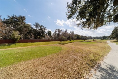 Must see this MOVE IN READY *DATE PALM* model home, 1341 Sq Ft on Ocala Palms Golf and Country Club in Florida - for sale on GolfHomes.com, golf home, golf lot