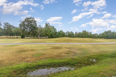 This beautiful  2 bed, 2 bath condo is the perfect blend of on River Oaks Golf Plantation  in South Carolina - for sale on GolfHomes.com, golf home, golf lot