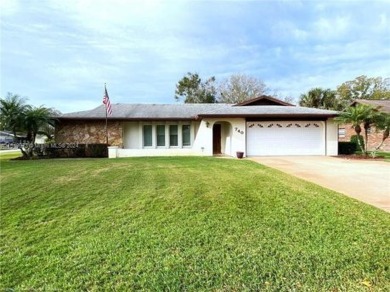 LOCATION, LOCATION!! THIS 3 BEDROOMS 2 FULL BATHROOMS, 2 CAR on Sebring Golf Club in Florida - for sale on GolfHomes.com, golf home, golf lot