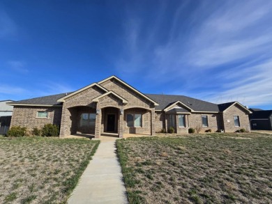 Did you say, home with a golf course  right outside of the on River Falls Par 3 Golf Course and Air Park in Texas - for sale on GolfHomes.com, golf home, golf lot