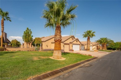 Super golf course home in Laughlin! Situated along the fairways on Mojave Resort Golf Club in Nevada - for sale on GolfHomes.com, golf home, golf lot