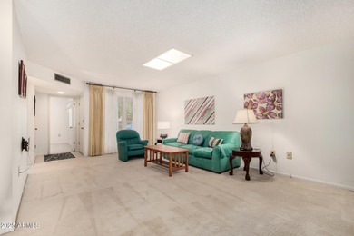 Experience comfort and style in this charming 2-bedroom, 2-bath on Sun City-Willow Creek / Willow Brook  in Arizona - for sale on GolfHomes.com, golf home, golf lot