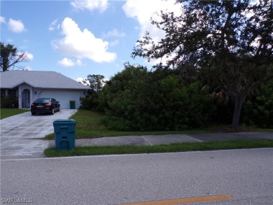 This lot is on a quiet street that would be a great place to on Kings Gate Golf Club in Florida - for sale on GolfHomes.com, golf home, golf lot