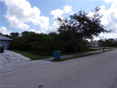 This lot is on a quiet street that would be a great place to on Kings Gate Golf Club in Florida - for sale on GolfHomes.com, golf home, golf lot