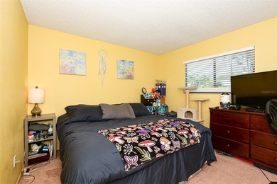 Welcome to 2565 SE Dogwood Avenue, a charming 2-bedroom on  in Florida - for sale on GolfHomes.com, golf home, golf lot