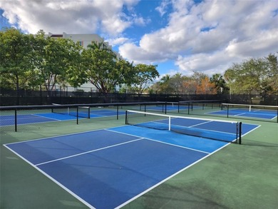 This Lakefront, spacious, furnished, Ground level 3 Bedroom, 2 on Palm-Aire Country Club and Resort - The Oaks in Florida - for sale on GolfHomes.com, golf home, golf lot