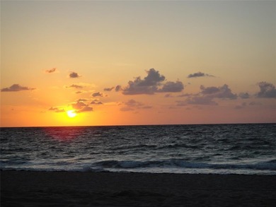 This Lakefront, spacious, furnished, Ground level 3 Bedroom, 2 on Palm-Aire Country Club and Resort - The Oaks in Florida - for sale on GolfHomes.com, golf home, golf lot