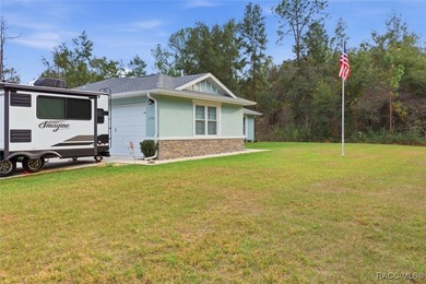 START THE NEW YEAR OFF RIGHT! This beautifully maintained 3/2/2 on Citrus Springs Country Club in Florida - for sale on GolfHomes.com, golf home, golf lot