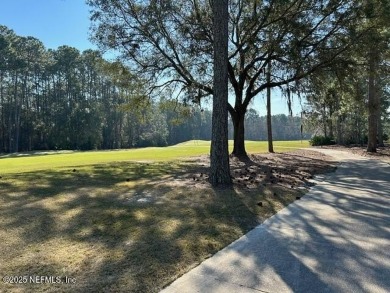 This fantastic 4 bedroom, 4 bathroom modern condo with a garage on Slammer and Squire Golf Course in Florida - for sale on GolfHomes.com, golf home, golf lot