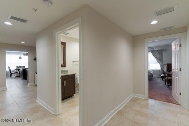 This fantastic 4 bedroom, 4 bathroom modern condo with a garage on Slammer and Squire Golf Course in Florida - for sale on GolfHomes.com, golf home, golf lot