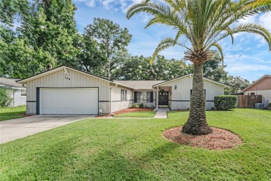 Under contract-accepting backup offers. This 4 bedroom, 3 on Wekiva Golf Club in Florida - for sale on GolfHomes.com, golf home, golf lot