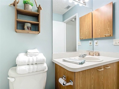 Looking for a MOVE-IN READY HOME or an IDEAL RENTAL property? on Oakleigh Executive Golf Course in Florida - for sale on GolfHomes.com, golf home, golf lot