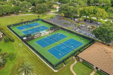 What a GEM of a house....Great Curb Appeal.....  Just a Hop on Highland Lakes Executive Golf Course in Florida - for sale on GolfHomes.com, golf home, golf lot
